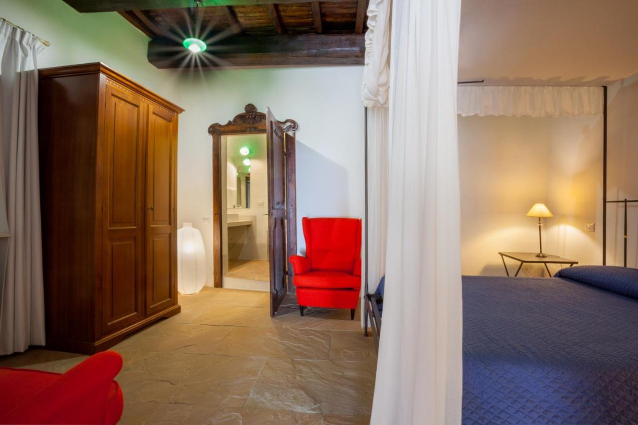 カンペッロ・スル・クリトゥンノ Il Castello Di Campelloアパートホテル エクステリア 写真