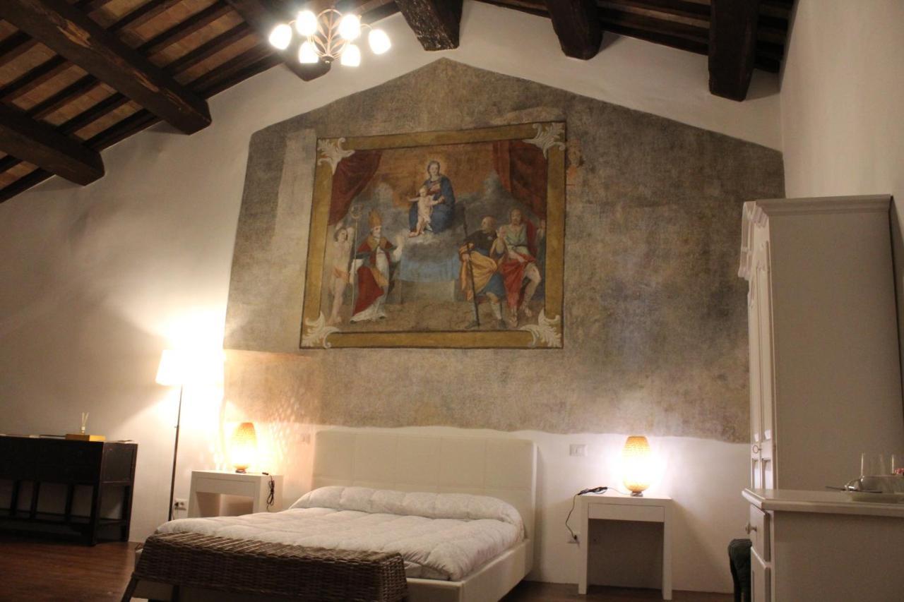 カンペッロ・スル・クリトゥンノ Il Castello Di Campelloアパートホテル エクステリア 写真